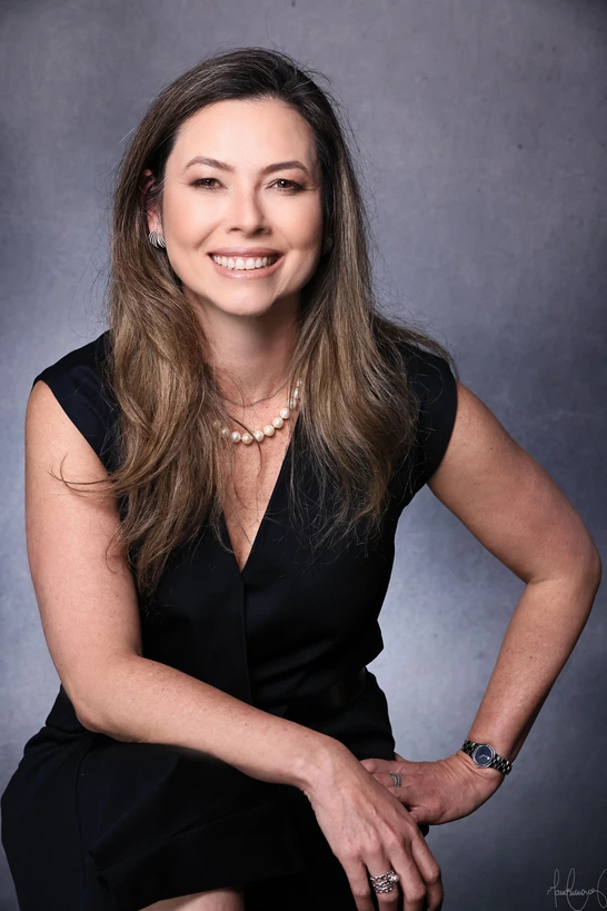 Retrato de Andrezza Hautsch Oikawa, sócia titular do Advocacia Correa de Castro