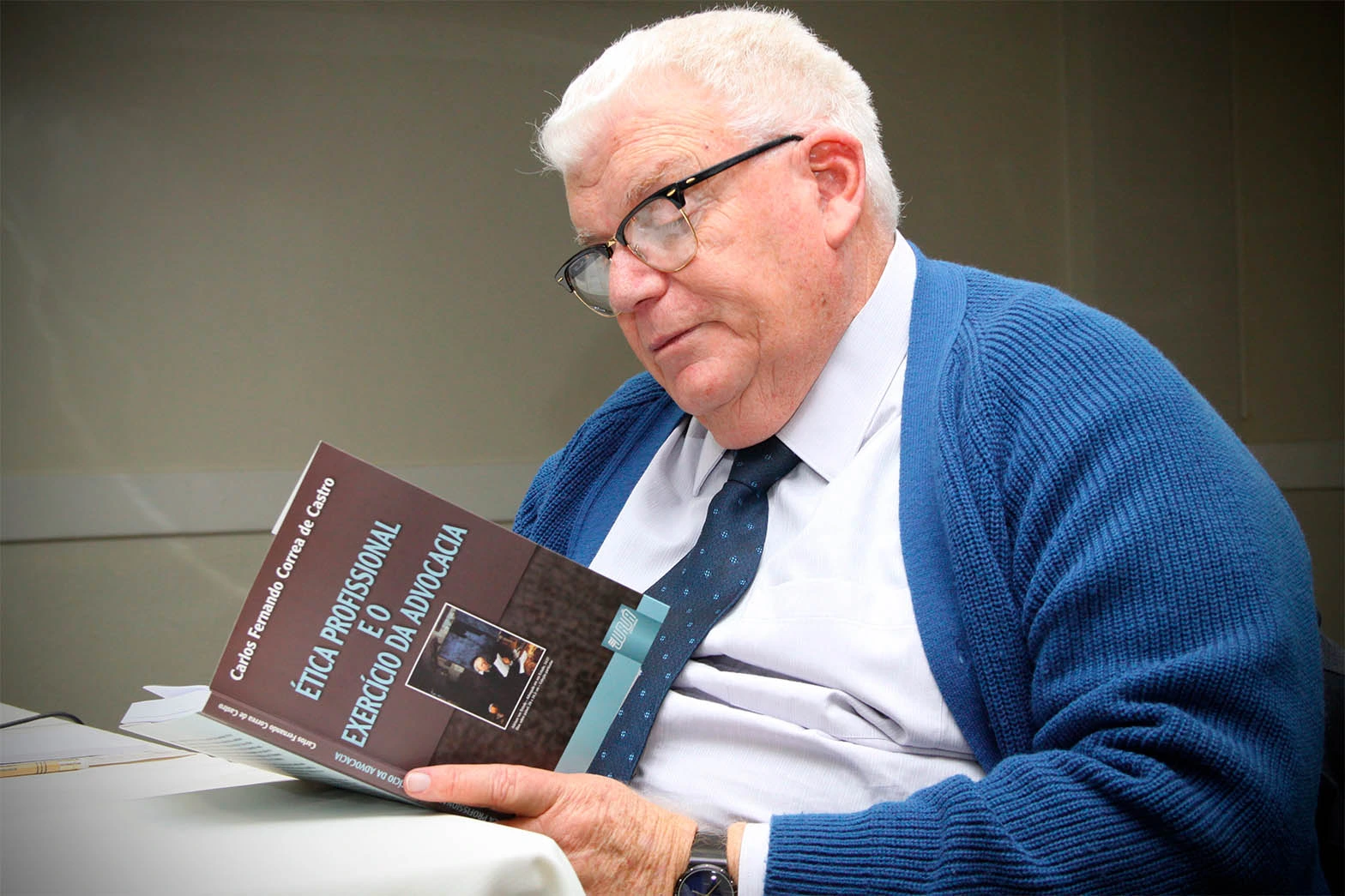 Retrato do Dr. Carlos Fernando Correa de Castro, fundador do escritório
